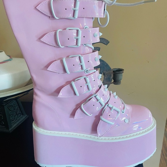 DEMONIA DAMNED 225 - Hologrpahic Pink Platform Buckle Boots - Picture 3 of 9